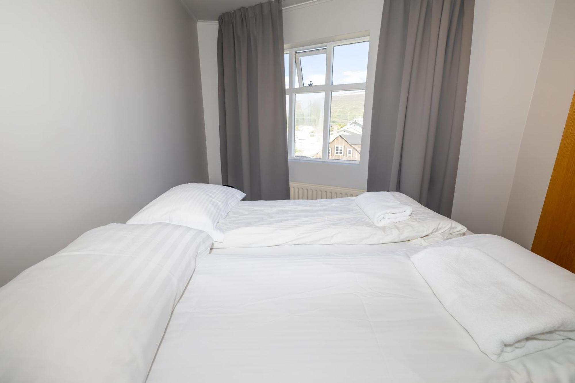 Steinaskjol Apartments Акурейрі Екстер'єр фото