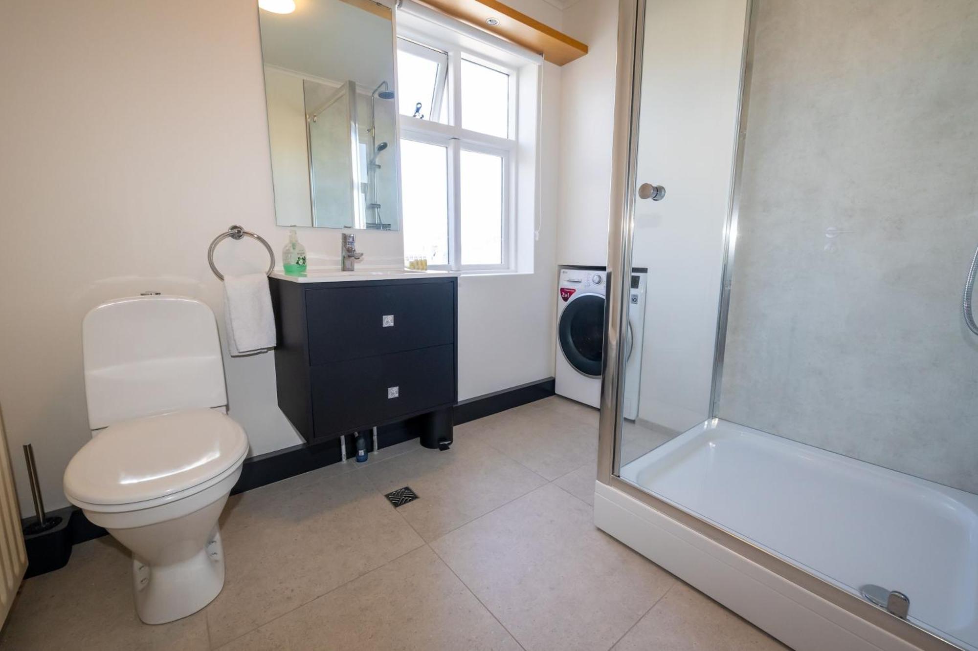 Steinaskjol Apartments Акурейрі Екстер'єр фото